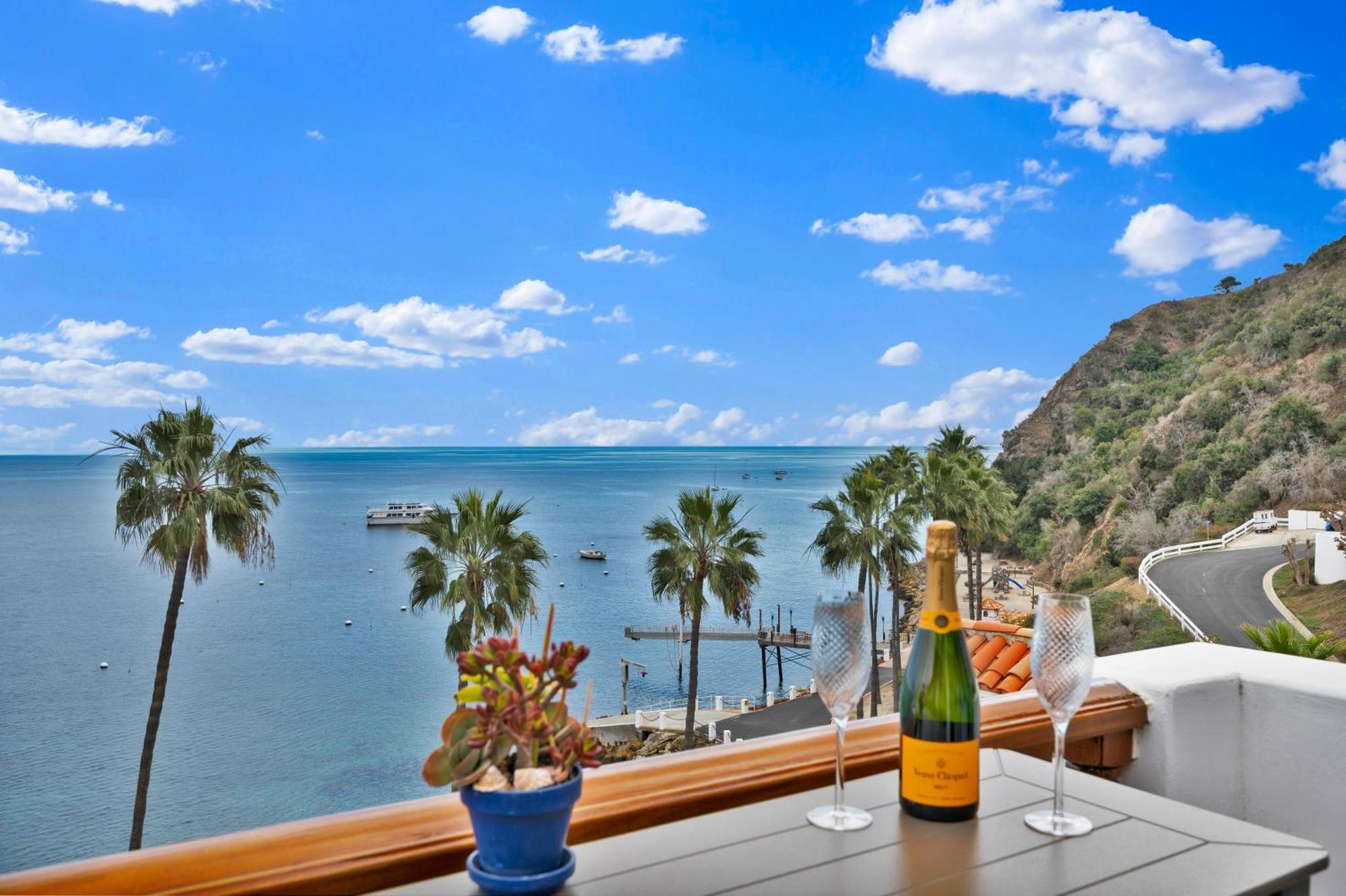 Lux Oceanfront Penthouse Suite Wpanoramic Views Avalon Exterior photo